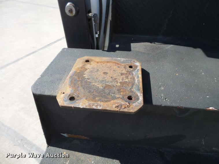 image for item DC9520 2009 Ford F750 XLT Super Duty service truck with crane