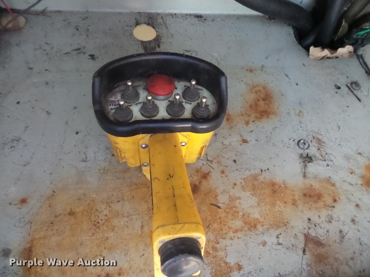 image for item DC9520 2009 Ford F750 XLT Super Duty service truck with crane