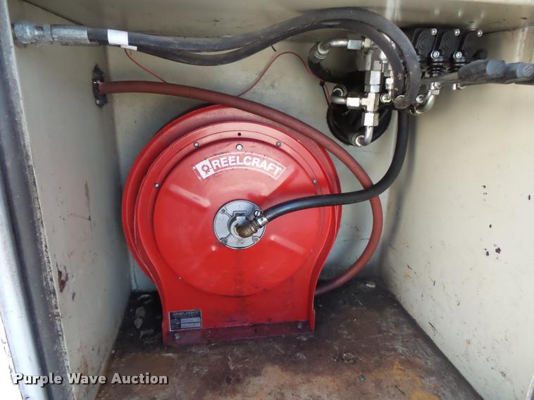 image for item DC9520 2009 Ford F750 XLT Super Duty service truck with crane