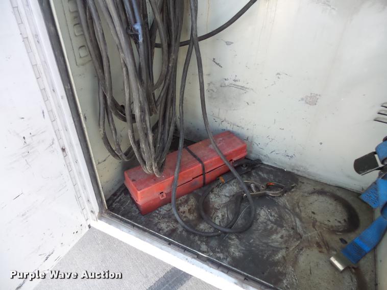 image for item DC9520 2009 Ford F750 XLT Super Duty service truck with crane