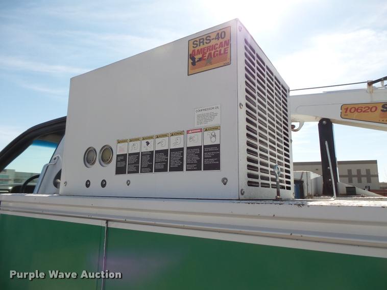 image for item DC9520 2009 Ford F750 XLT Super Duty service truck with crane