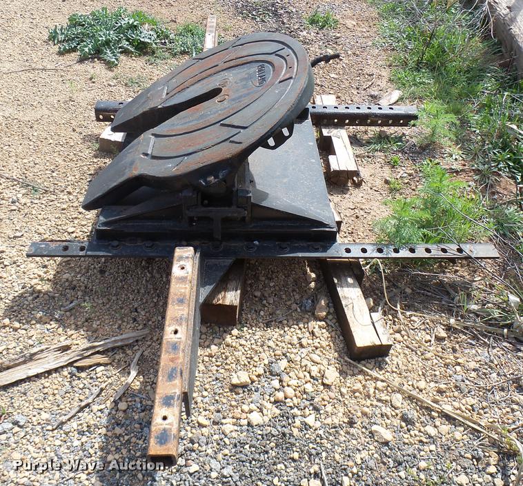 image for item DG9738 Holland sliding fifth wheel plate