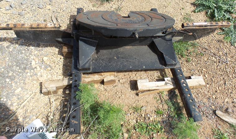 image for item DG9738 Holland sliding fifth wheel plate