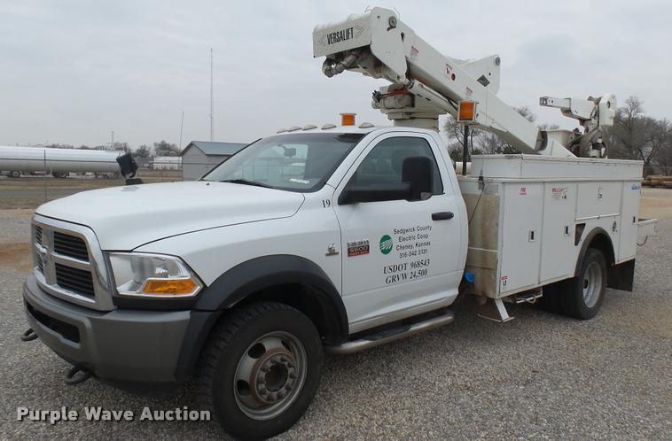 image for item DQ9844 2011 Dodge Ram 5500 XL bucket truck