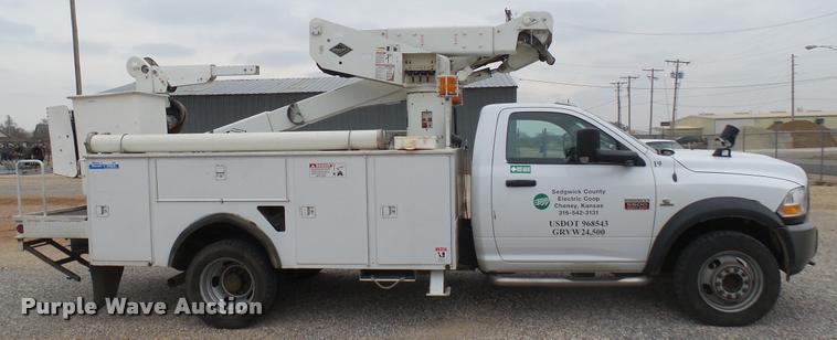 image for item DQ9844 2011 Dodge Ram 5500 XL bucket truck