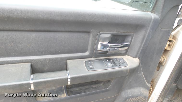 image for item DQ9844 2011 Dodge Ram 5500 XL bucket truck