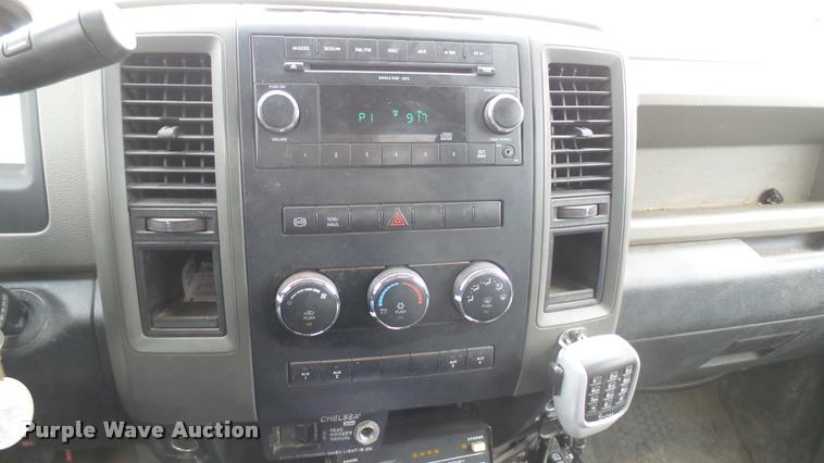 image for item DQ9844 2011 Dodge Ram 5500 XL bucket truck