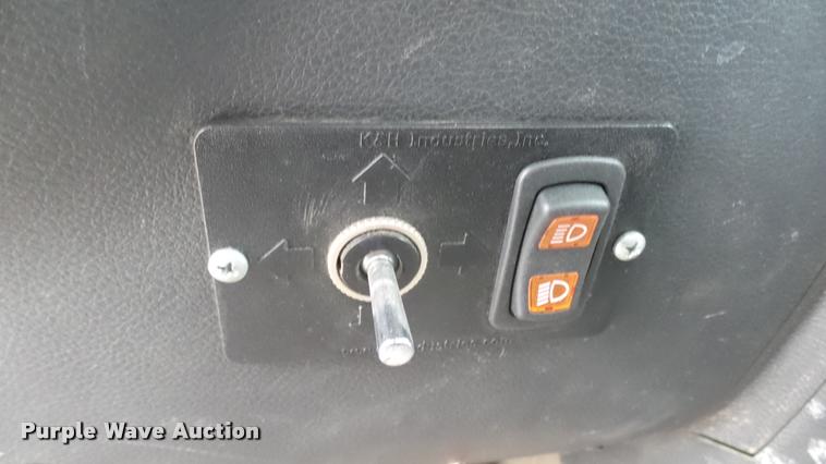 image for item DQ9844 2011 Dodge Ram 5500 XL bucket truck