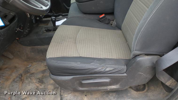 image for item DQ9844 2011 Dodge Ram 5500 XL bucket truck