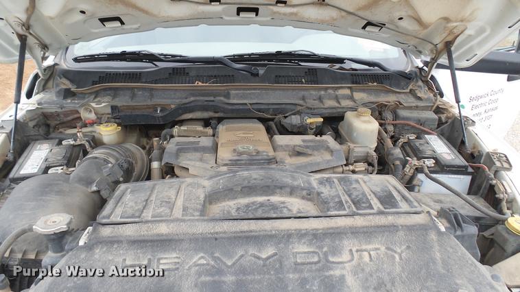 image for item DQ9844 2011 Dodge Ram 5500 XL bucket truck