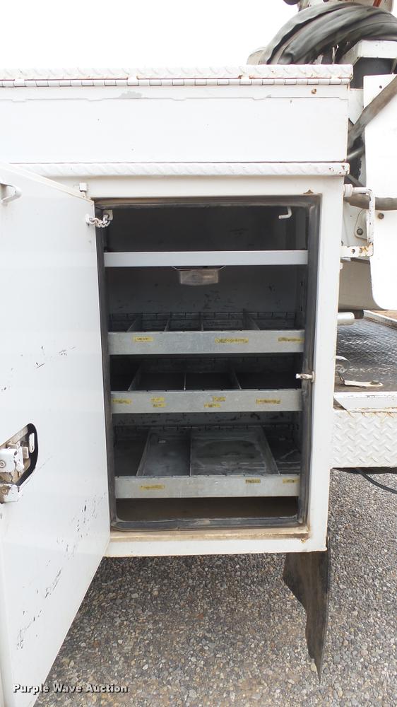 image for item DQ9844 2011 Dodge Ram 5500 XL bucket truck