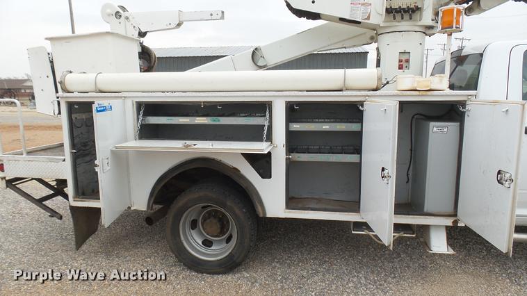 image for item DQ9844 2011 Dodge Ram 5500 XL bucket truck