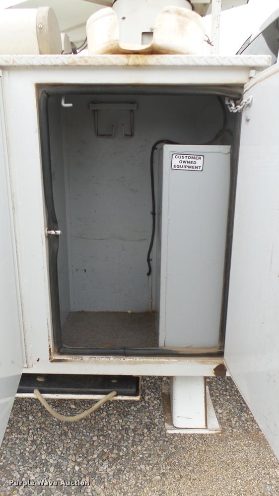 image for item DQ9844 2011 Dodge Ram 5500 XL bucket truck