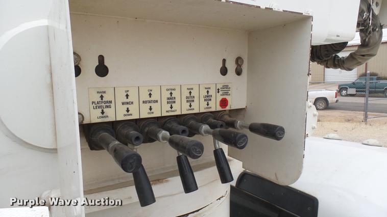 image for item DQ9844 2011 Dodge Ram 5500 XL bucket truck