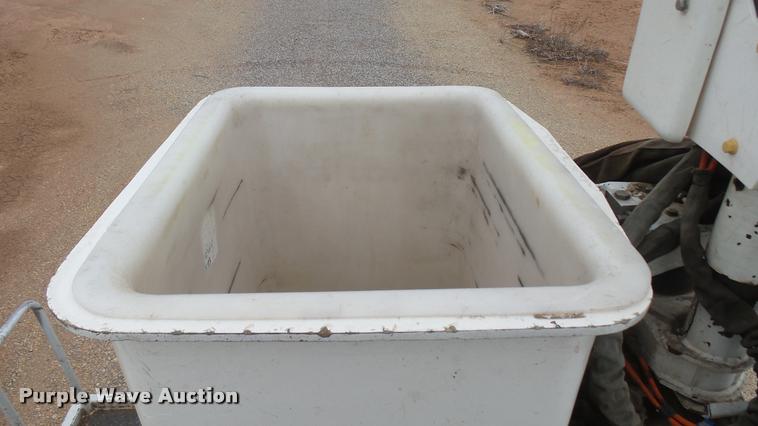 image for item DQ9844 2011 Dodge Ram 5500 XL bucket truck