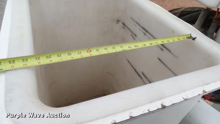 image for item DQ9844 2011 Dodge Ram 5500 XL bucket truck