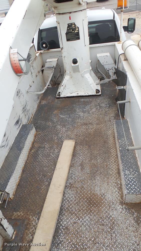 image for item DQ9844 2011 Dodge Ram 5500 XL bucket truck