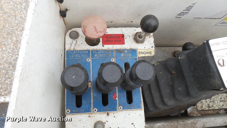 image for item DQ9844 2011 Dodge Ram 5500 XL bucket truck