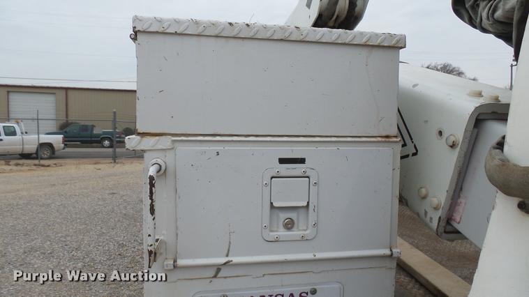 image for item DQ9844 2011 Dodge Ram 5500 XL bucket truck