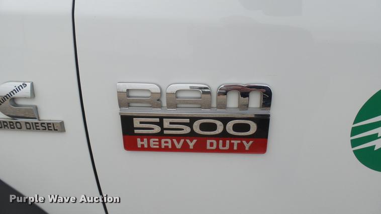 image for item DQ9844 2011 Dodge Ram 5500 XL bucket truck