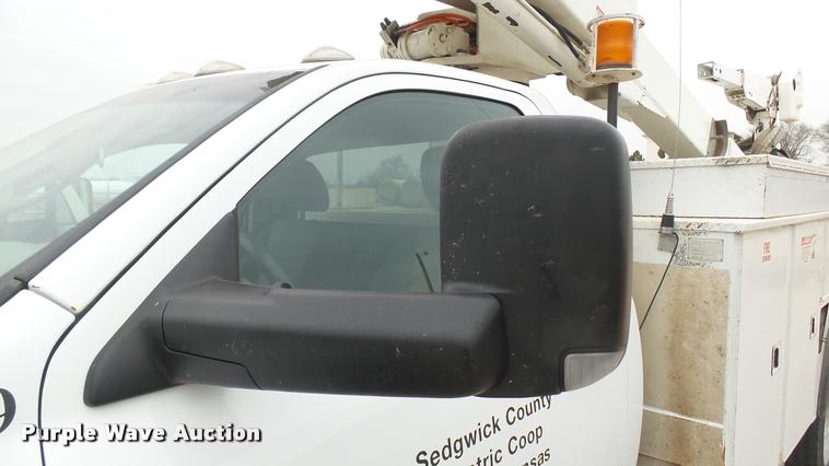 image for item DQ9844 2011 Dodge Ram 5500 XL bucket truck