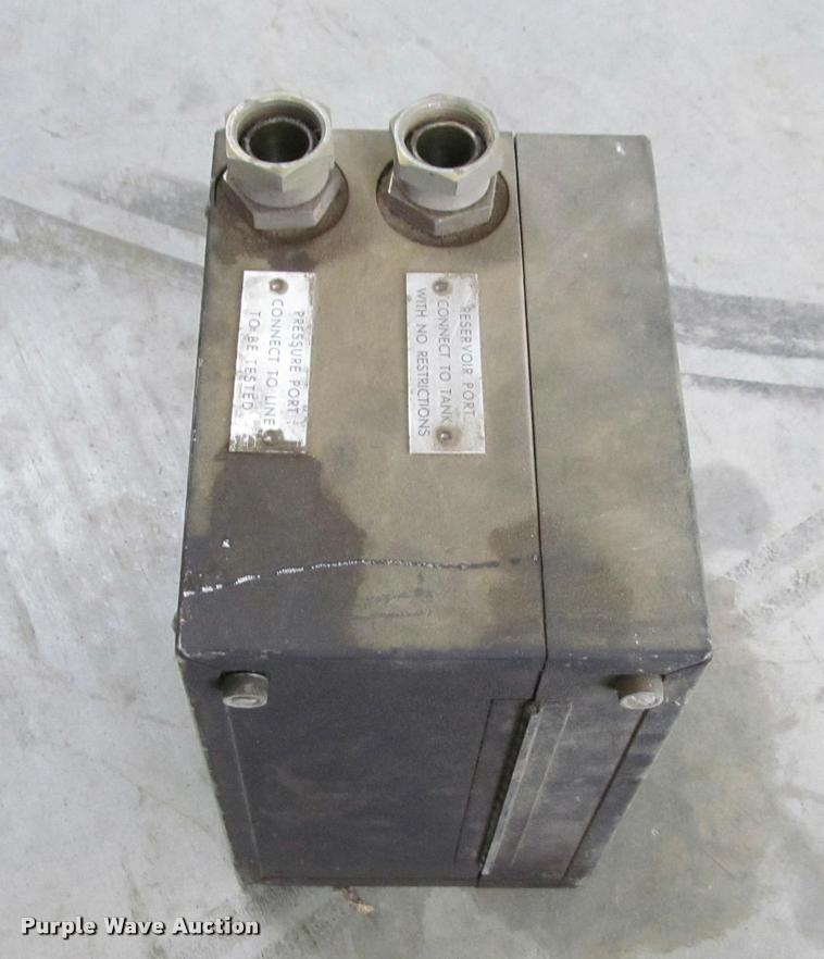 Schroeder Brothers hydraulic circuit tester in Leavenworth, KS Item