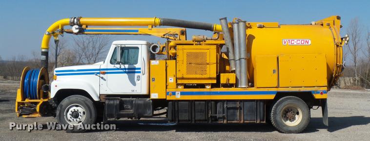 image for item J1551 1999 International 2554 vacuum truck