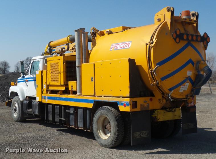 image for item J1551 1999 International 2554 vacuum truck
