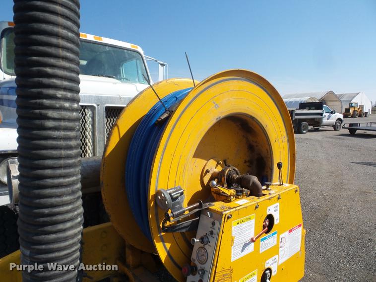 image for item J1551 1999 International 2554 vacuum truck