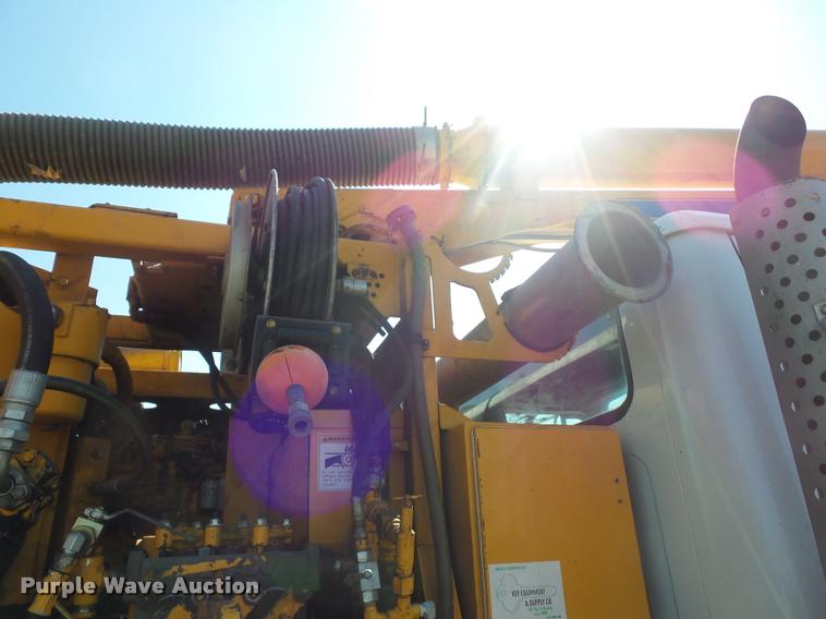 image for item J1551 1999 International 2554 vacuum truck