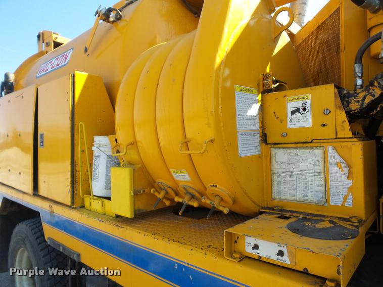 image for item J1551 1999 International 2554 vacuum truck