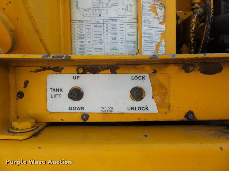 image for item J1551 1999 International 2554 vacuum truck