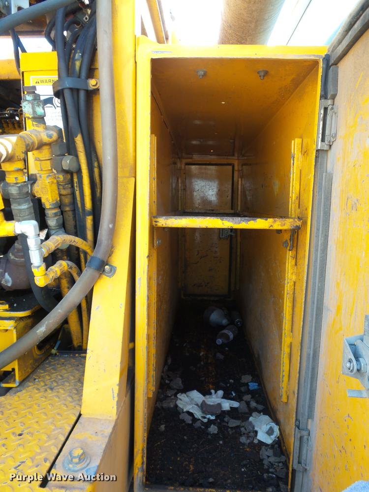 image for item J1551 1999 International 2554 vacuum truck