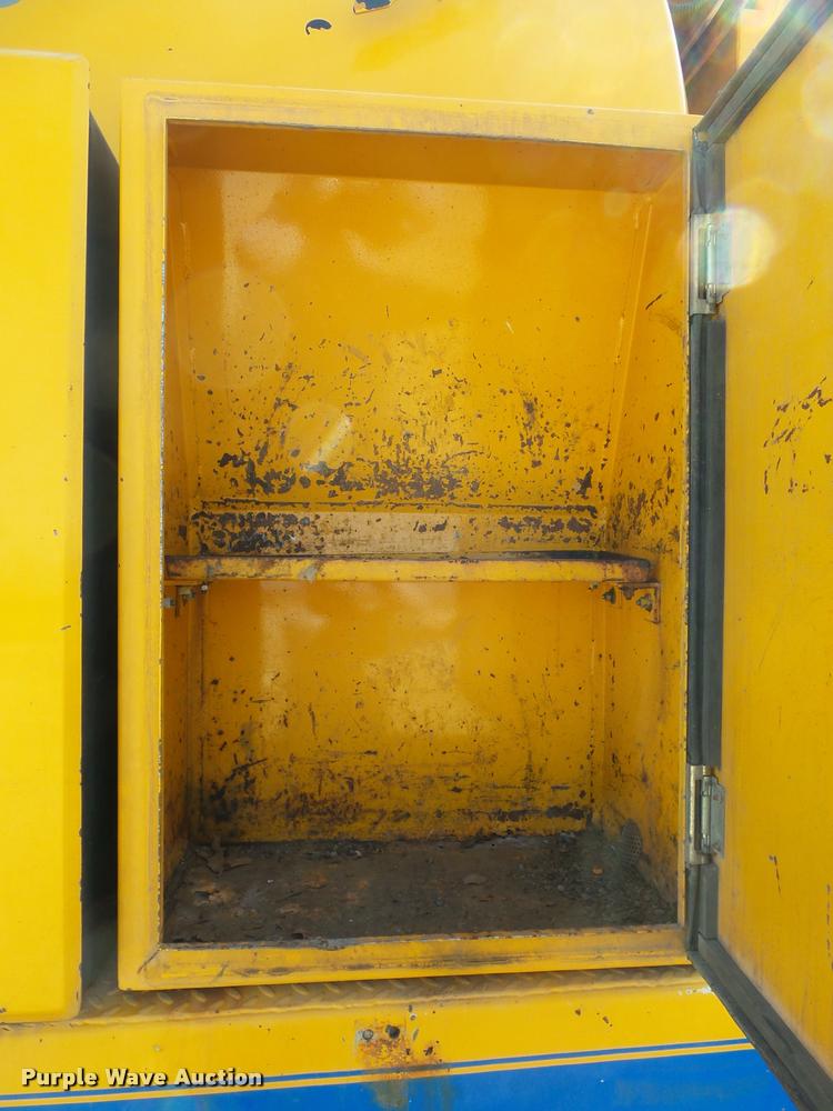 image for item J1551 1999 International 2554 vacuum truck