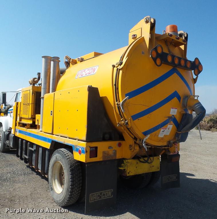 image for item J1551 1999 International 2554 vacuum truck