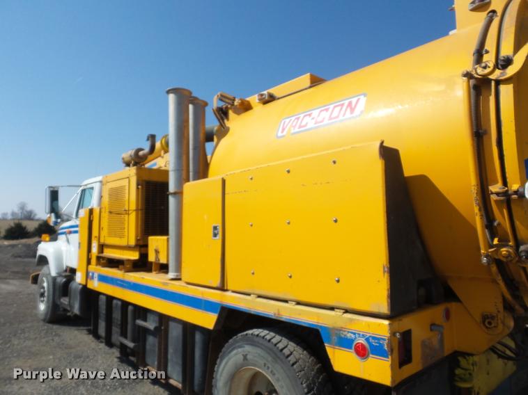 image for item J1551 1999 International 2554 vacuum truck