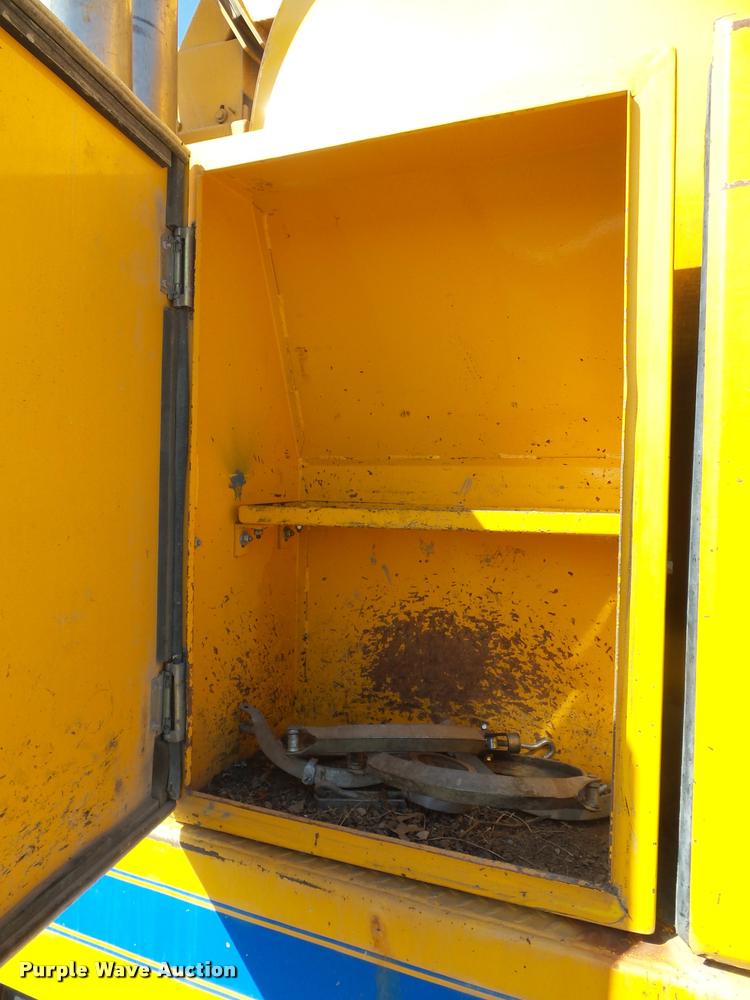 image for item J1551 1999 International 2554 vacuum truck