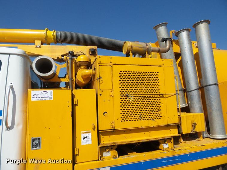 image for item J1551 1999 International 2554 vacuum truck