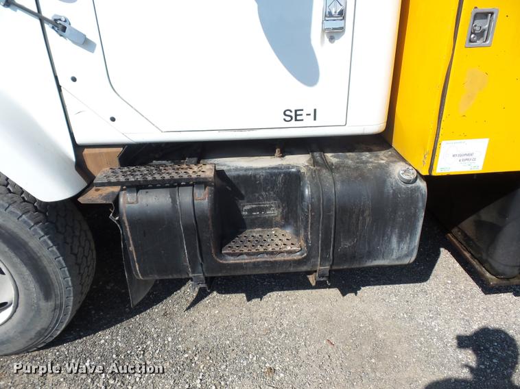 image for item J1551 1999 International 2554 vacuum truck