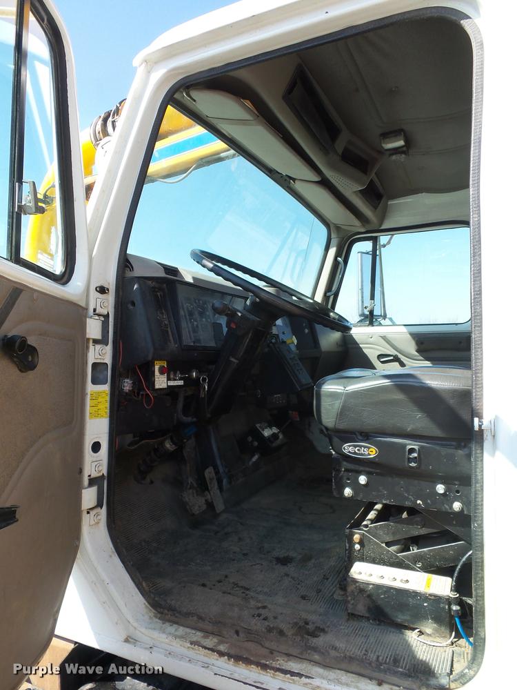 image for item J1551 1999 International 2554 vacuum truck