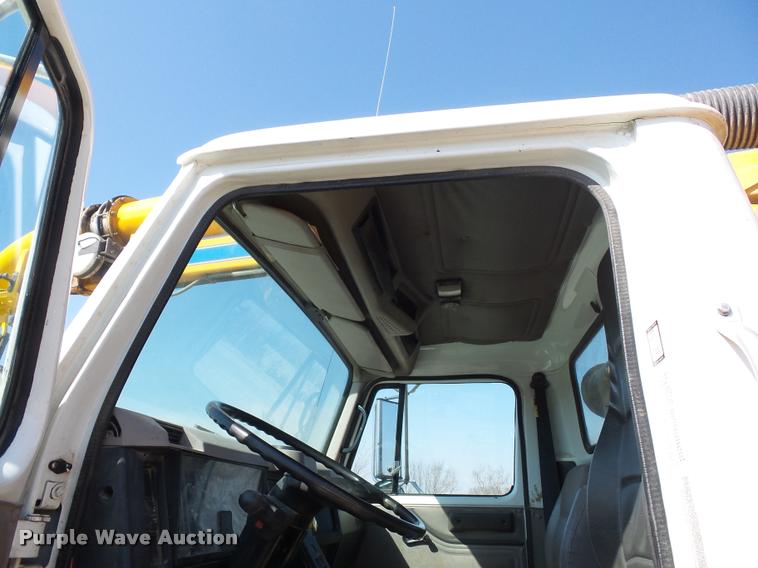 image for item J1551 1999 International 2554 vacuum truck