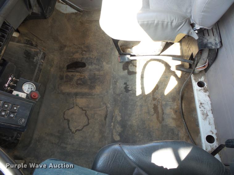 image for item J1551 1999 International 2554 vacuum truck