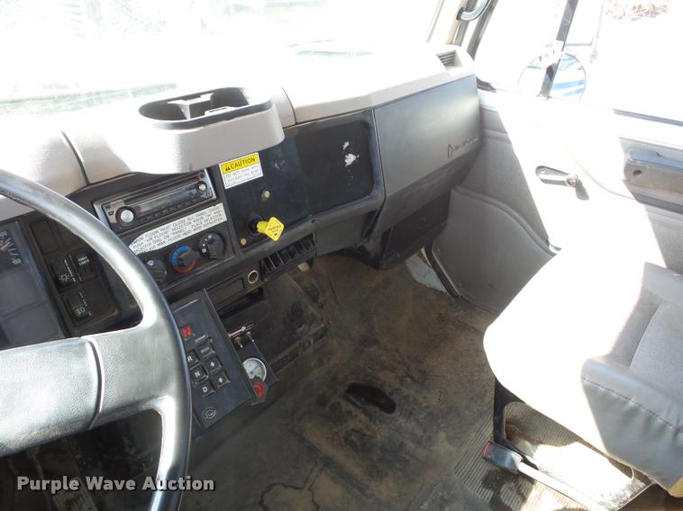 image for item J1551 1999 International 2554 vacuum truck