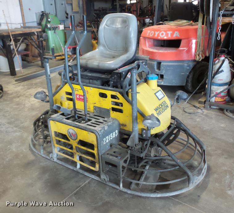 image for item J1563 Wacker Neuson CRT36 power trowel
