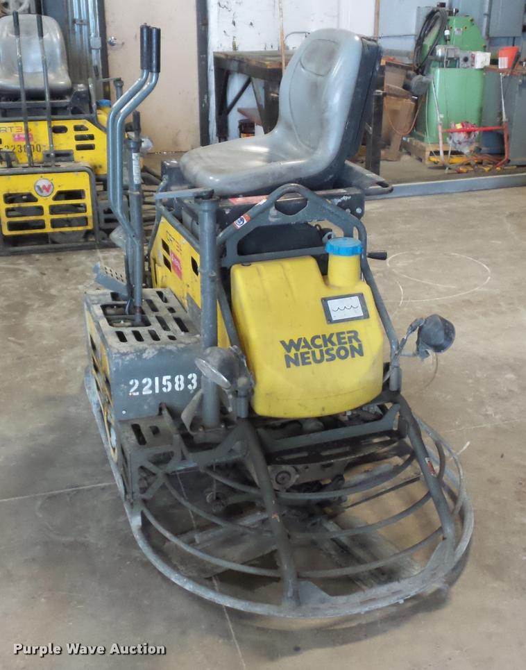 image for item J1563 Wacker Neuson CRT36 power trowel