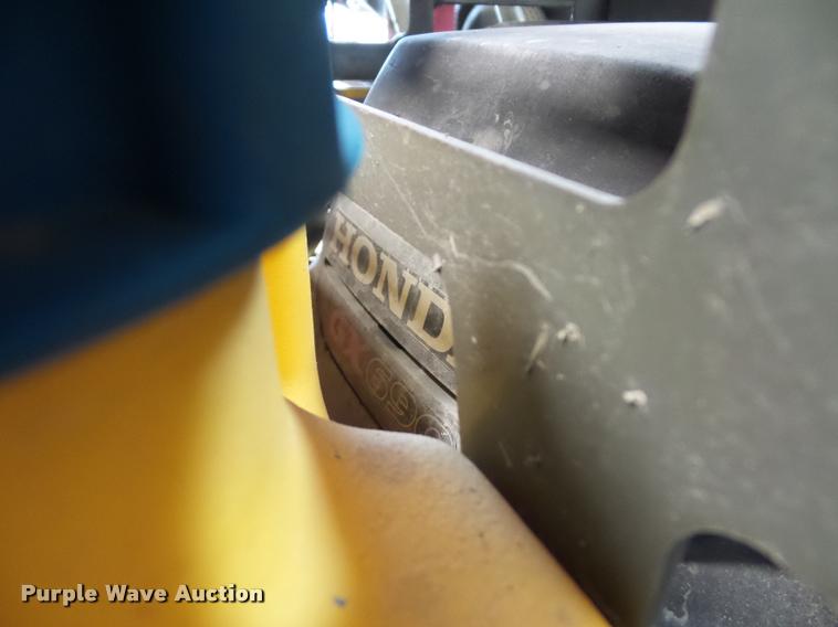 image for item J1564 Wacker Neuson CRT36 power trowel