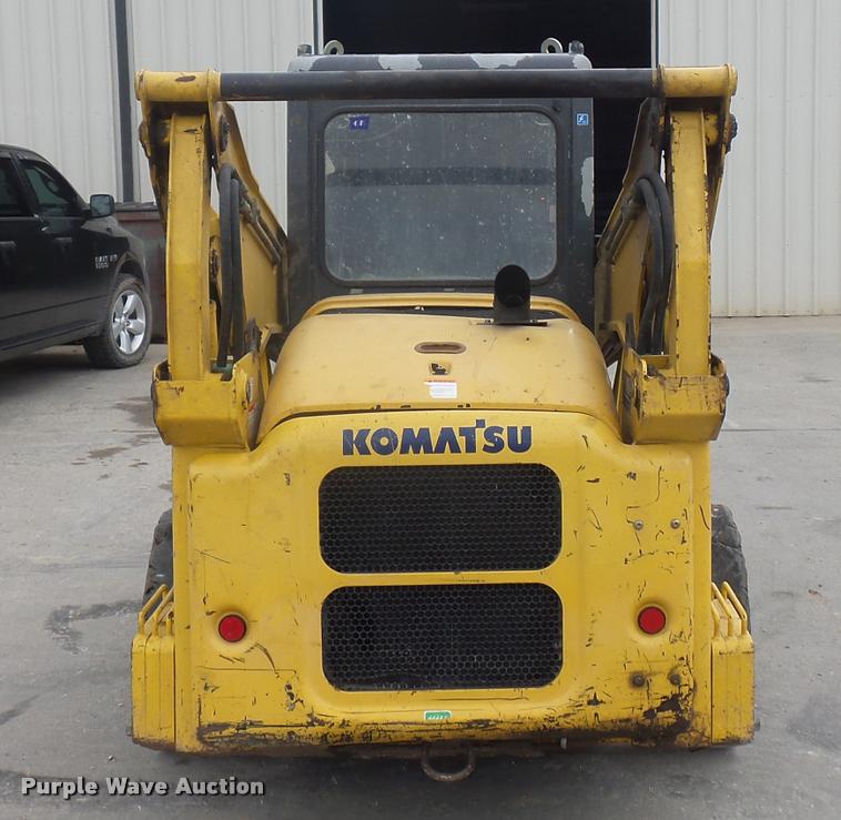 image for item J1567 2006 Komatsu SK820 skid steer