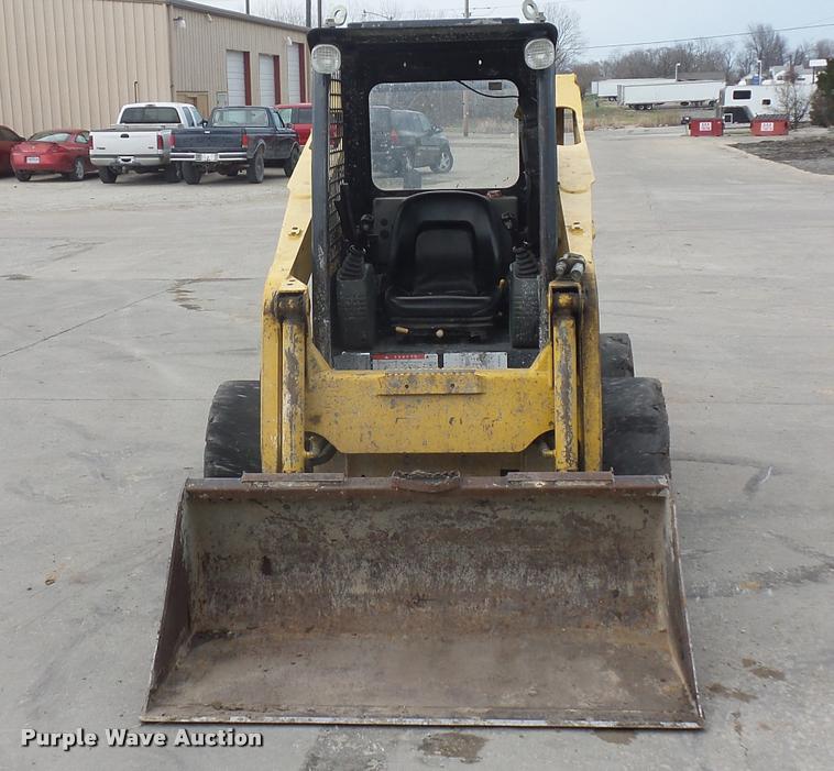 image for item J1567 2006 Komatsu SK820 skid steer
