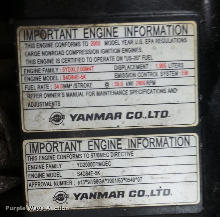 image for item J1567 2006 Komatsu SK820 skid steer