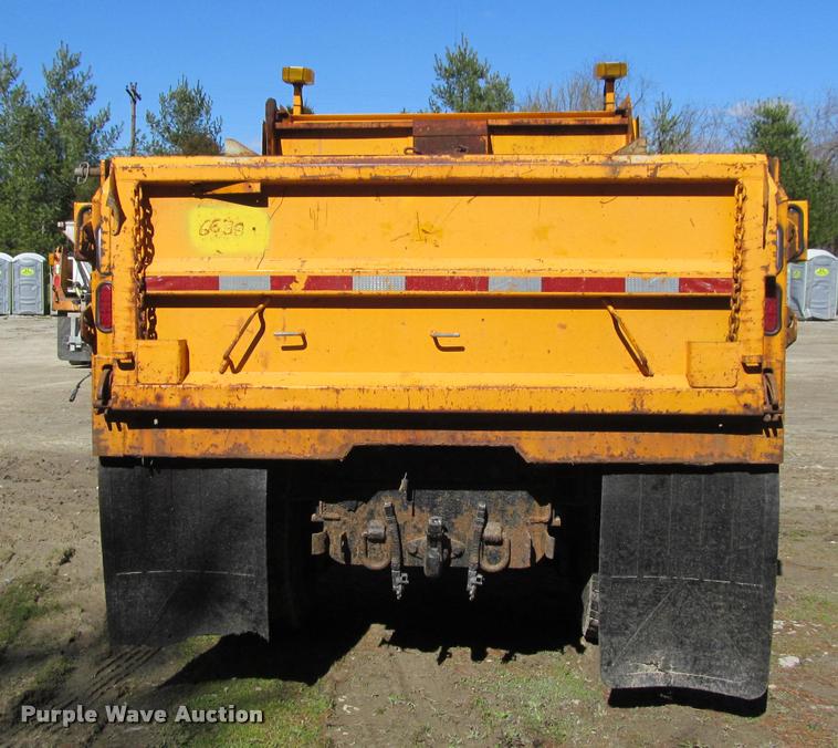 image for item J2613 2002 International 4900 dump truck
